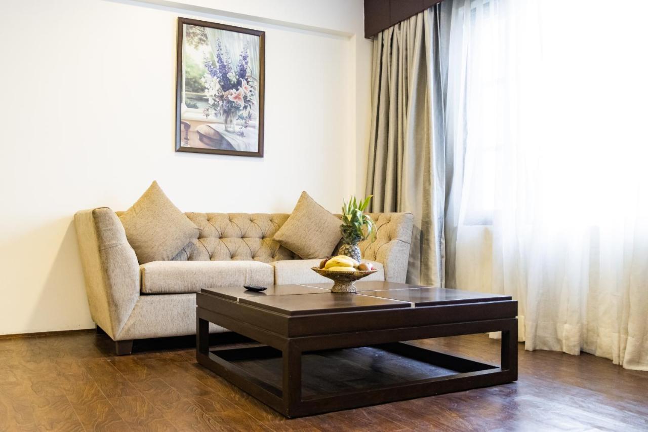 Paisley Palace Hotel Srinagar  Bagian luar foto